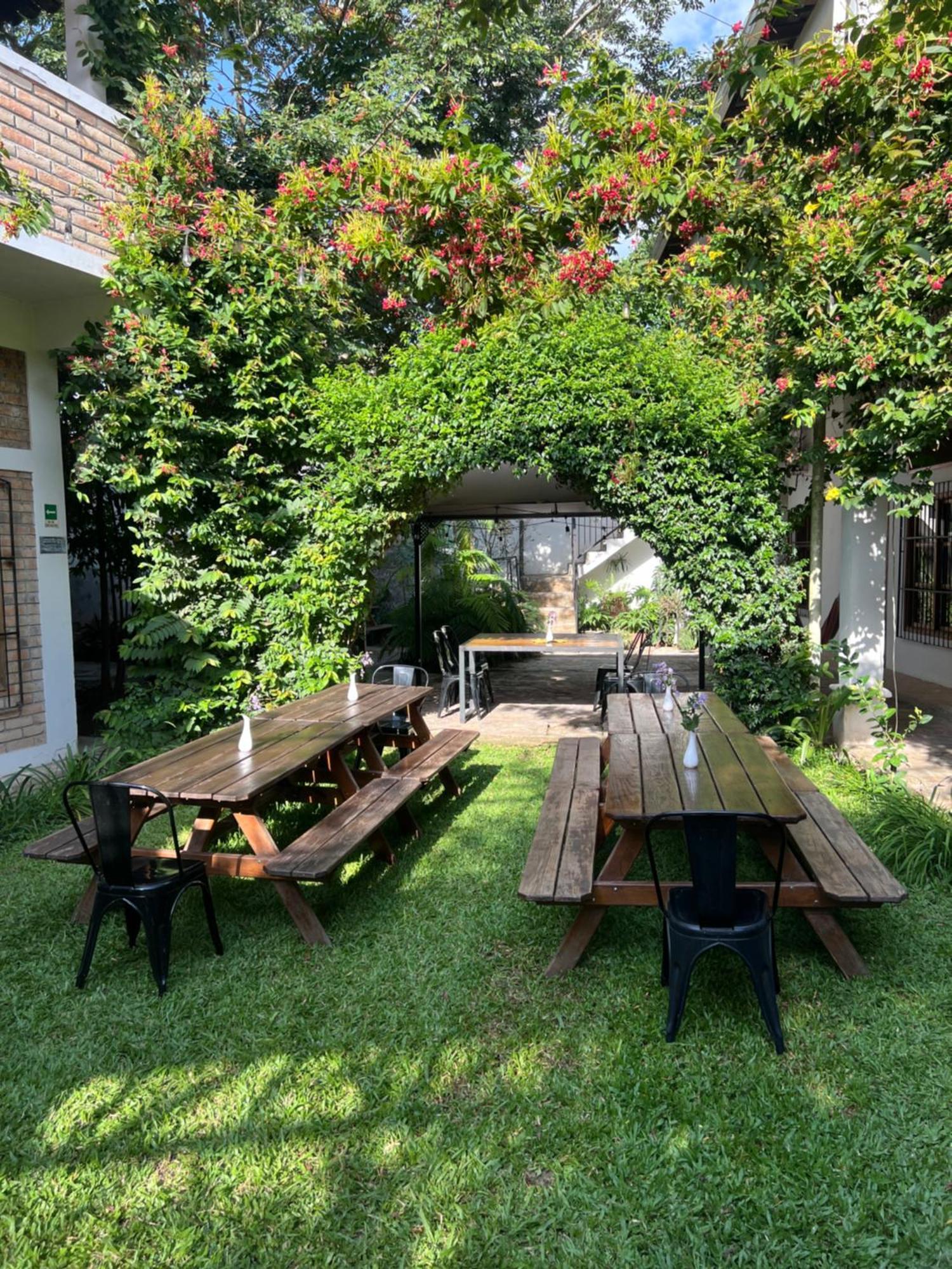 Jardin Cafe Hotel & Restaurant 그라시아스 외부 사진