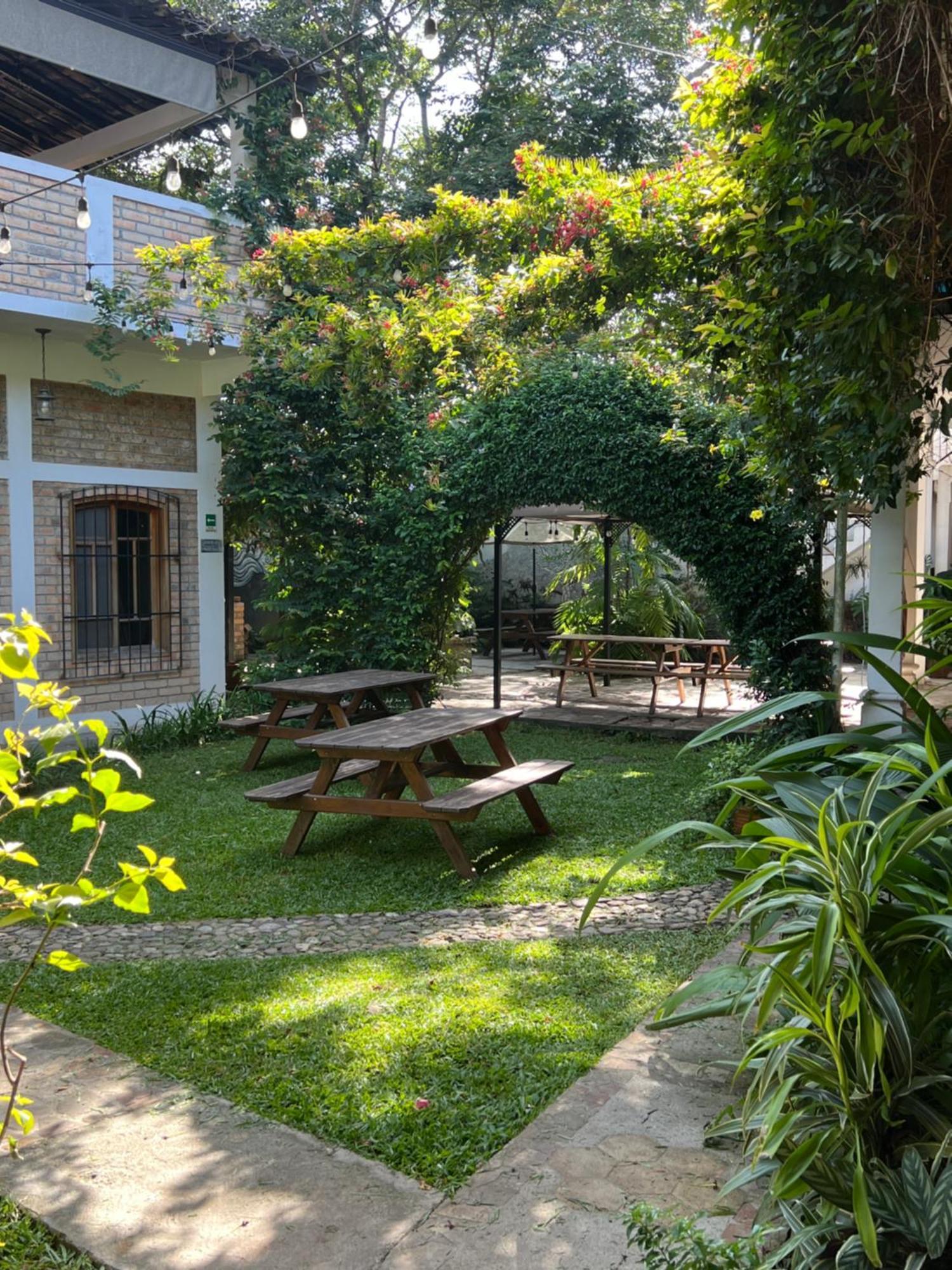 Jardin Cafe Hotel & Restaurant 그라시아스 외부 사진