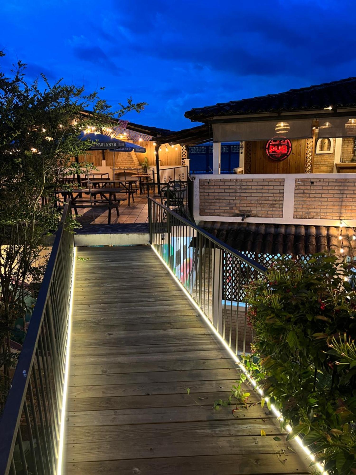 Jardin Cafe Hotel & Restaurant 그라시아스 외부 사진